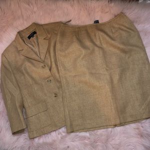Jones Wear Beige Skirt Suit Size 16